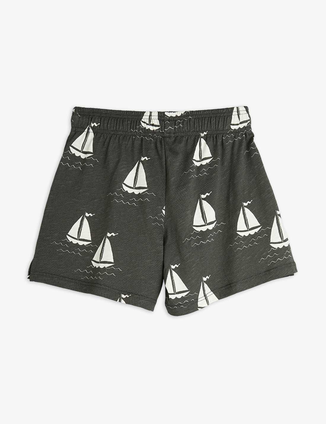 Sailing boats aop shorts